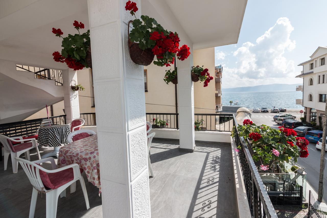 Villa Dudan Lakeview オフリド エクステリア 写真